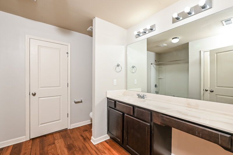 2,165/Mo, 3103 Avondale Drive SE Conyers, GA 30013 Main Bathroom View