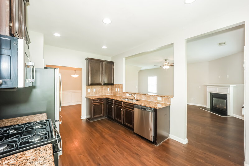 2,290/Mo, 3183 Fonseca Pass Atlanta, GA 30349 Kitchen View 2