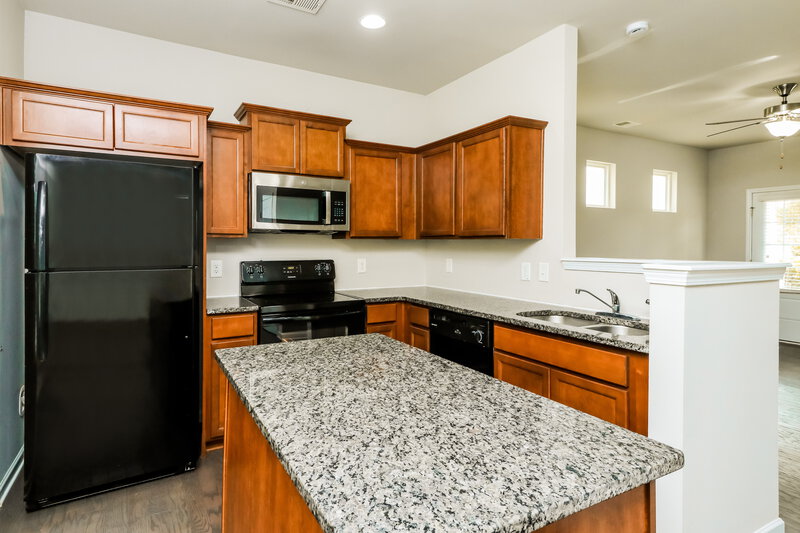 1,725/Mo, 24 Cottage Trace Cartersville, GA 30121 Kitchen View 2