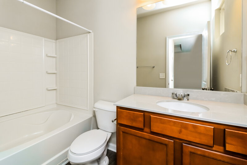 1,725/Mo, 24 Cottage Trace Cartersville, GA 30121 Main Bathroom View