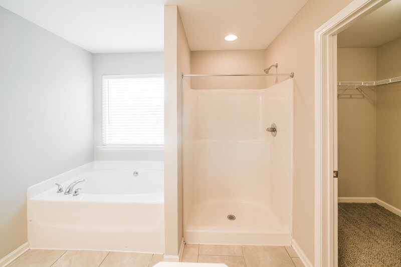 1,985/Mo, 643 Fieldcrest Drive Dallas, GA 30132 Main Bathroom View 2