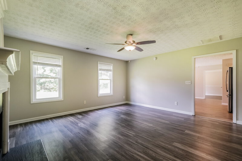 2,435/Mo, 3391 Kittery Dr Snellville, GA 30039 Living Room View 2
