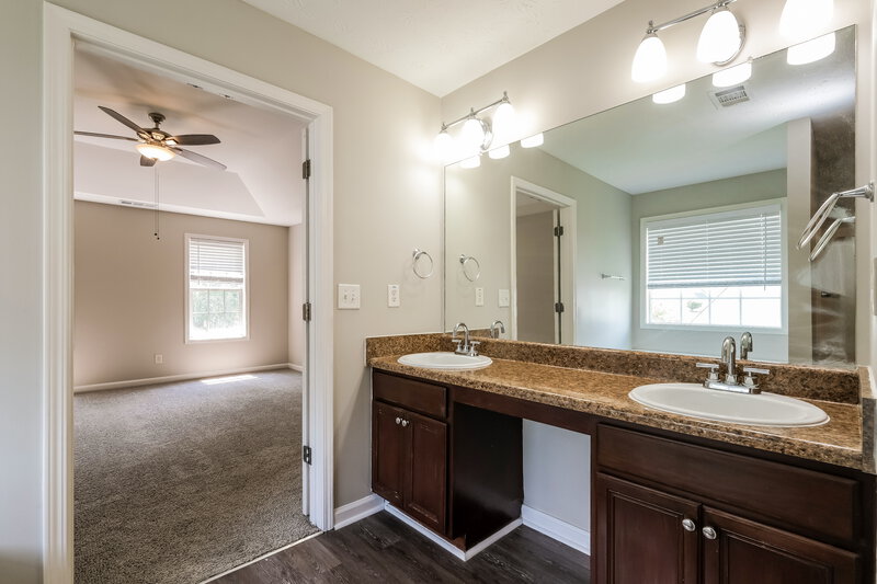 2,435/Mo, 3391 Kittery Dr Snellville, GA 30039 Main Bathroom View