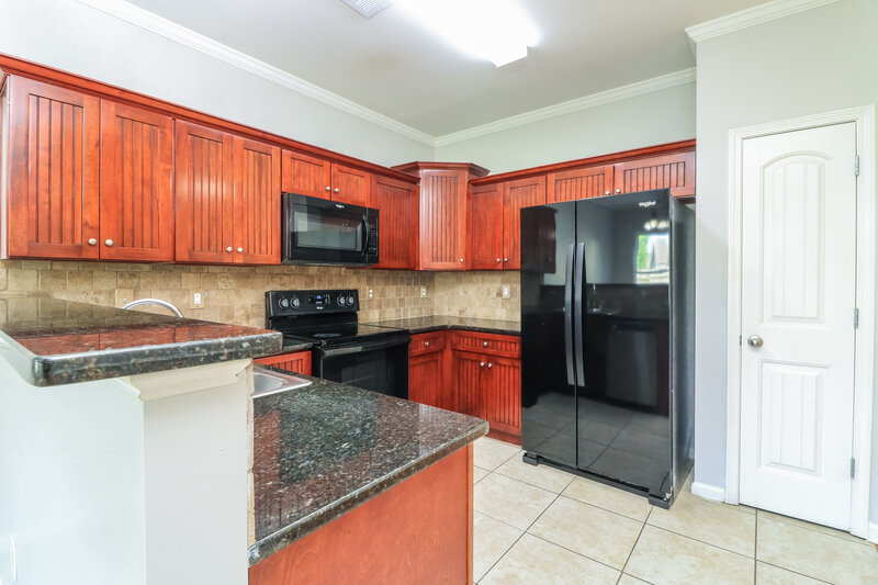 1,950/Mo, 13 Rosen St NW Cartersville, GA 30120 Kitchen View 2