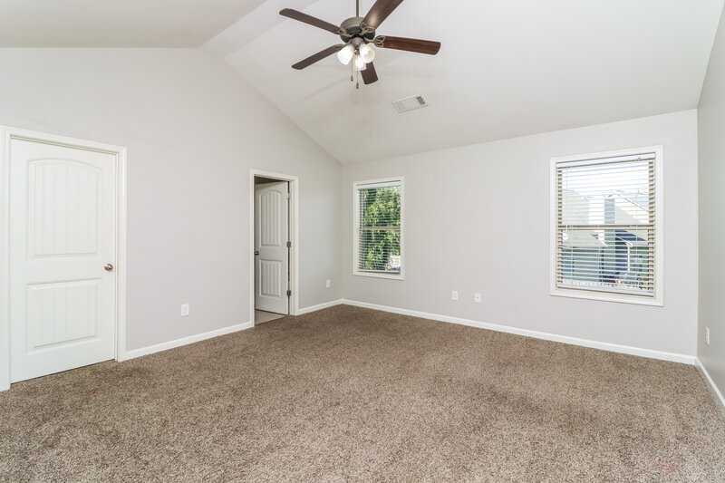 1,950/Mo, 13 Rosen St NW Cartersville, GA 30120 Main Bedroom View