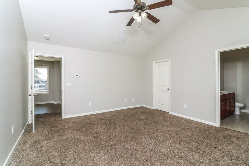 1,950/Mo, 13 Rosen St NW Cartersville, GA 30120 Main Bedroom View 2
