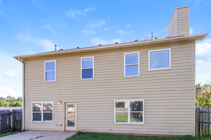 1,950/Mo, 13 Rosen St NW Cartersville, GA 30120 Rear View