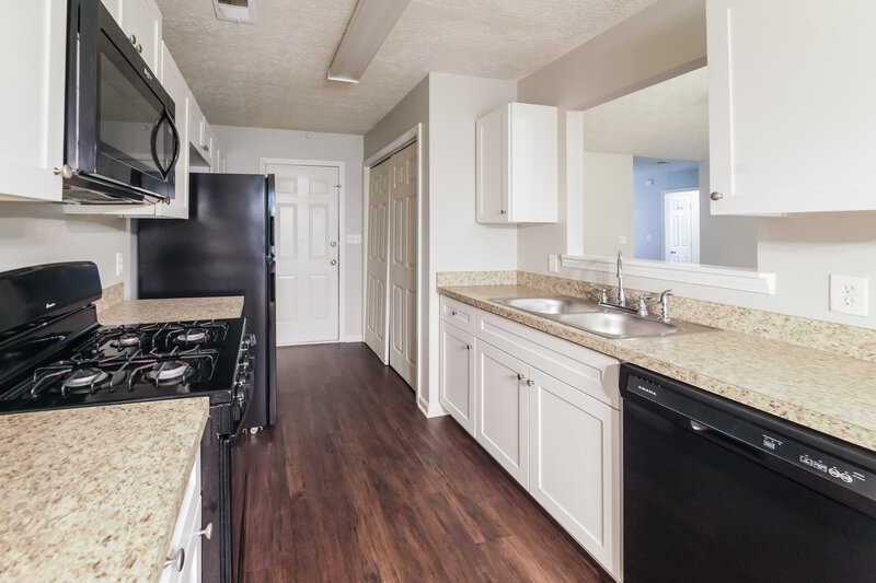 1,585/Mo, 1713 Graystone Drive Hampton, GA 30228 Kitchen View