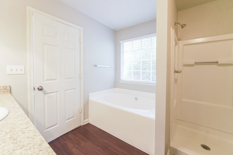 1,585/Mo, 1713 Graystone Drive Hampton, GA 30228 Bathroom View 2