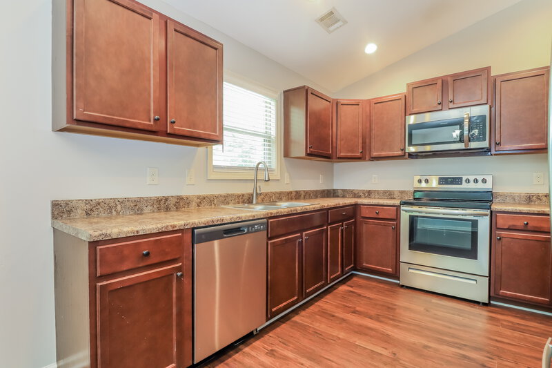 3,140/Mo, 223 Comet Court Dallas, GA 30157 Kitchen View