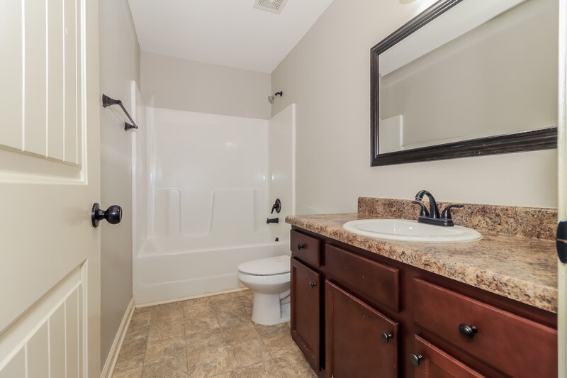 3,140/Mo, 223 Comet Court Dallas, GA 30157 Bathroom View