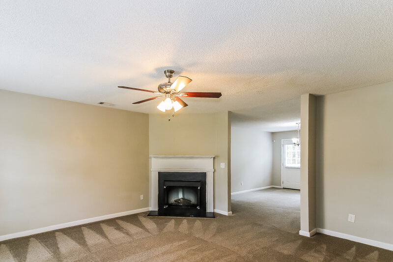 1,795/Mo, 111 Galway Lane Hampton, GA 30228 Living Room View
