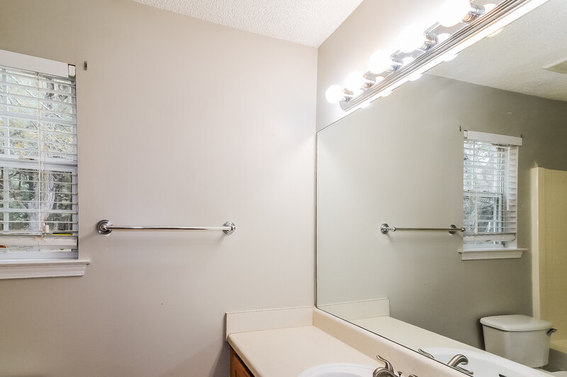 1,795/Mo, 111 Galway Lane Hampton, GA 30228 Main Bathroom View