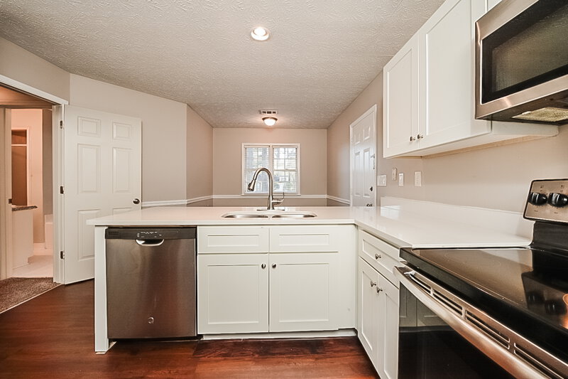 2,790/Mo, 145 Valley Brook Trl Jonesboro, GA 30238 Kitchen View 2