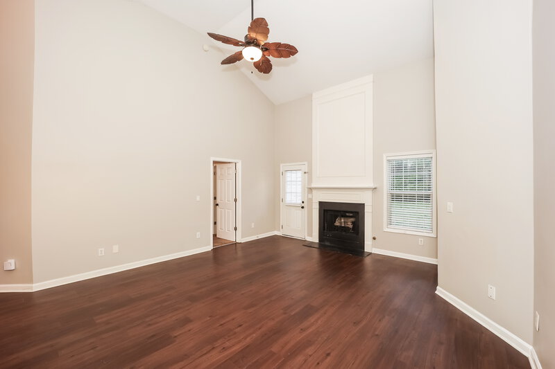 1,700/Mo, 1820 Towne Park Drive McDonough, GA 30252 Living Room View 2