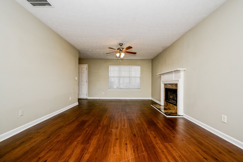 1,905/Mo, 5055 Towne Park Dr McDonough, GA 30252 Living Room View