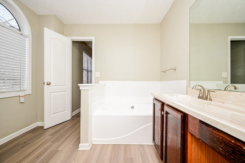 1,905/Mo, 5055 Towne Park Dr McDonough, GA 30252 Main Bathroom View 2