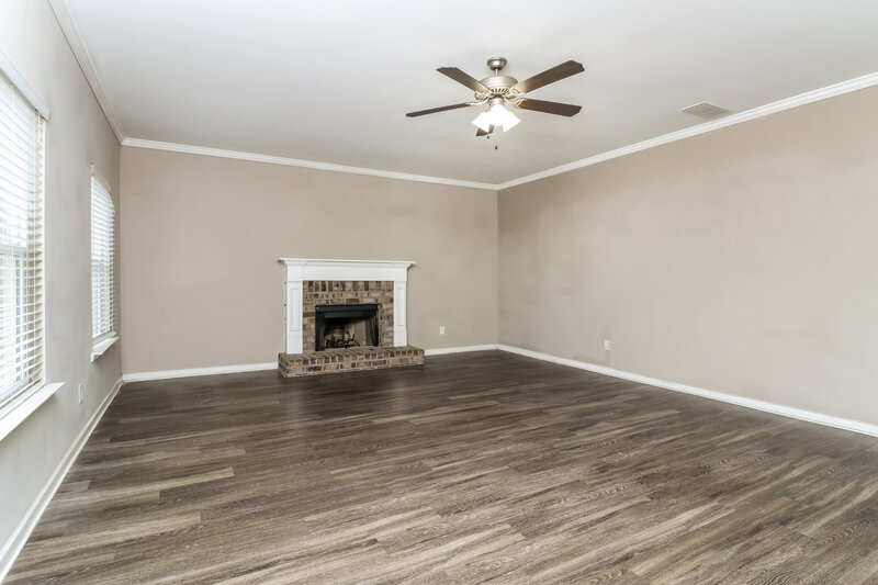 1,785/Mo, 679 Fieldcrest Drive Dallas, GA 30132 Living Room View 2