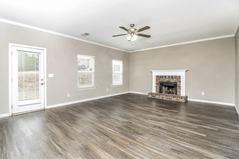 1,785/Mo, 679 Fieldcrest Drive Dallas, GA 30132 Living Room View 3