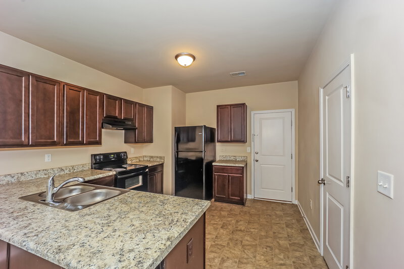 1,860/Mo, 1321 Bass Lane McDonough, GA 30253 Kitchen View 2