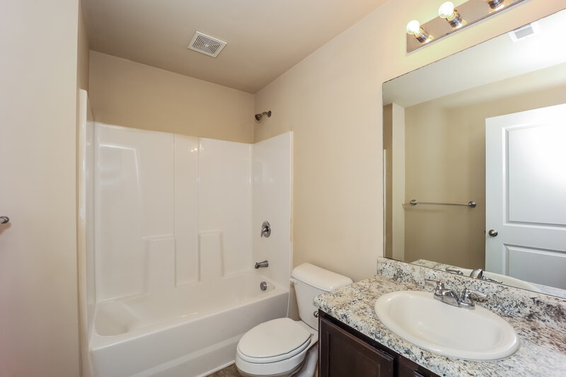 1,860/Mo, 1321 Bass Lane McDonough, GA 30253 Bathroom View