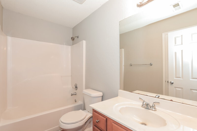 2,730/Mo, 409 Mazley Drive Locust Grove, GA 30248 Bathroom View 2