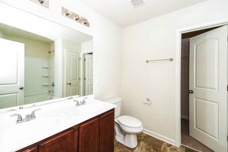 1,790/Mo, 3924 Sitka Drive Douglasville, GA 30135 Main Bathroom View