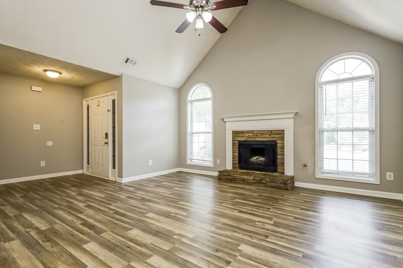 2,580/Mo, 130 Stoney Brook Way McDonough, GA 30253 Living Room View