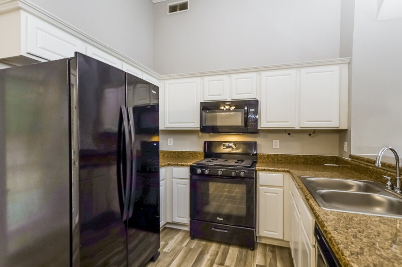 2,580/Mo, 130 Stoney Brook Way McDonough, GA 30253 Kitchen View