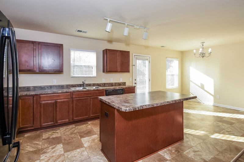 1,770/Mo, 60 Sharp Way Cartersville, GA 30120 Kitchen View 2