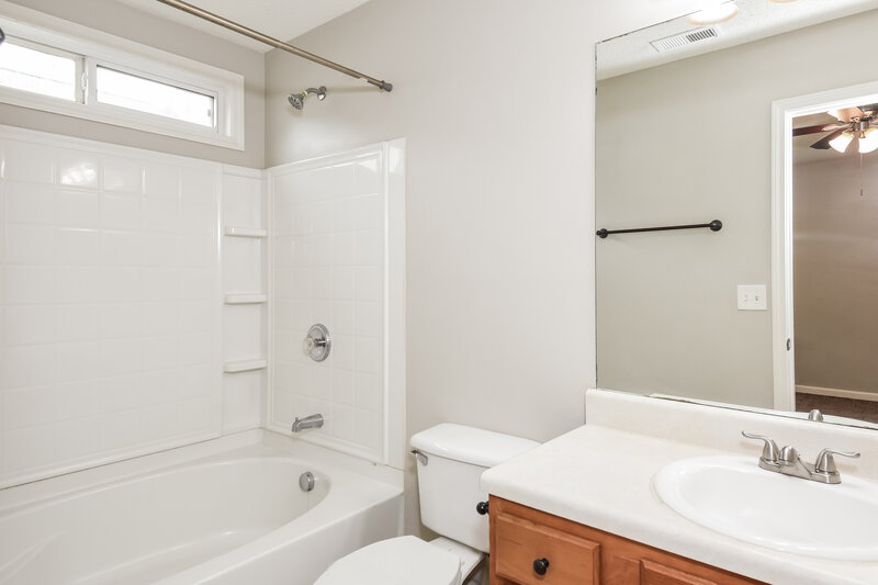 1,805/Mo, 22 Belgrant Ct Hiram, GA 30141 Main Bathroom View