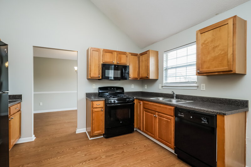 2,000/Mo, 153 Bellington Dr McDonough, GA 30253 Kitchen View