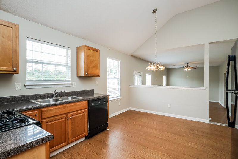 2,000/Mo, 153 Bellington Dr McDonough, GA 30253 Kitchen View 3