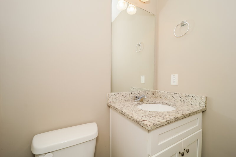 2,200/Mo, 79 Moss Way Cartersville, GA 30120 Bathroom View