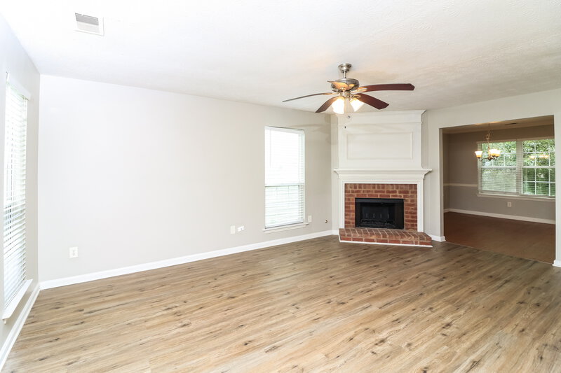 2,100/Mo, 1347 Ambercrest Way Austell, GA 30168 Living Room View
