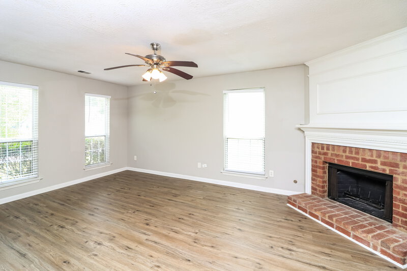 2,100/Mo, 1347 Ambercrest Way Austell, GA 30168 Living Room View 4