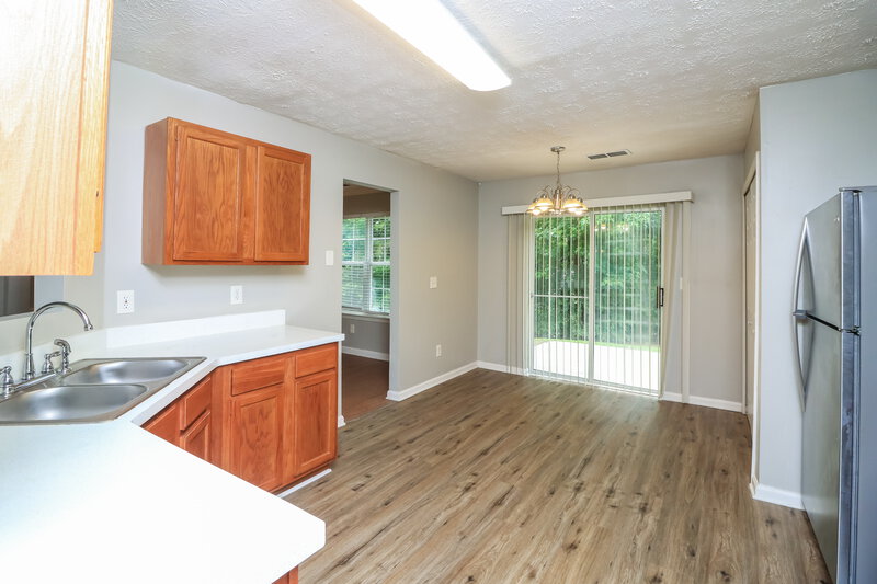 2,100/Mo, 1347 Ambercrest Way Austell, GA 30168 Kitchen View