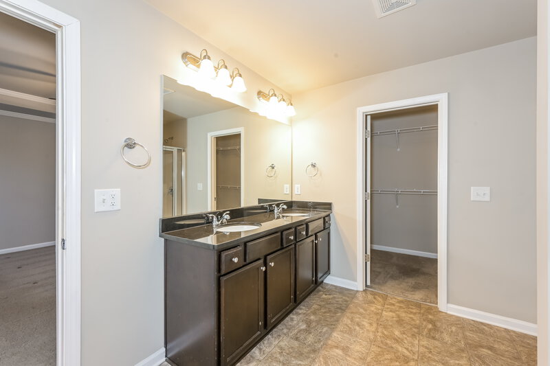 2,035/Mo, 133 Fern Walk Lawrenceville, GA 30045 Main Bathroom View 2