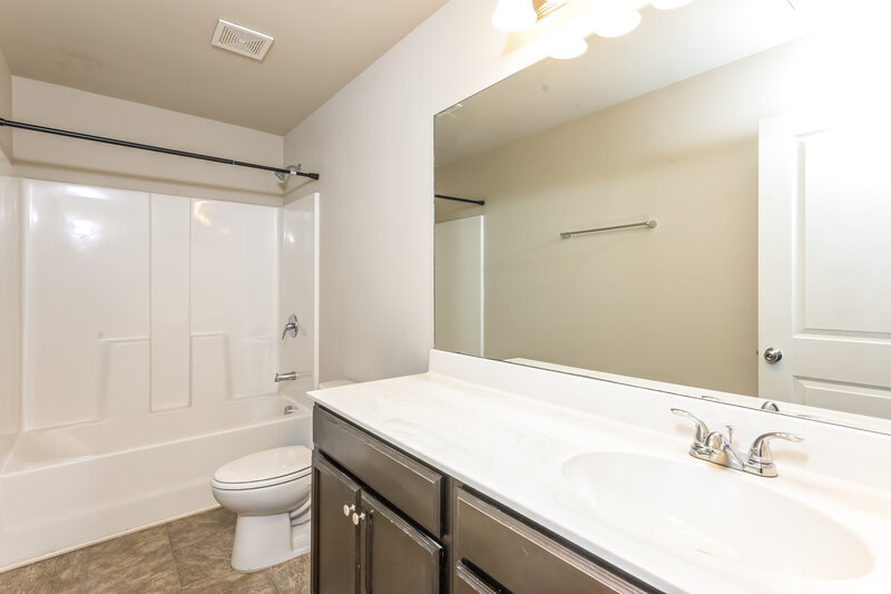 2,035/Mo, 133 Fern Walk Lawrenceville, GA 30045 Bathroom View
