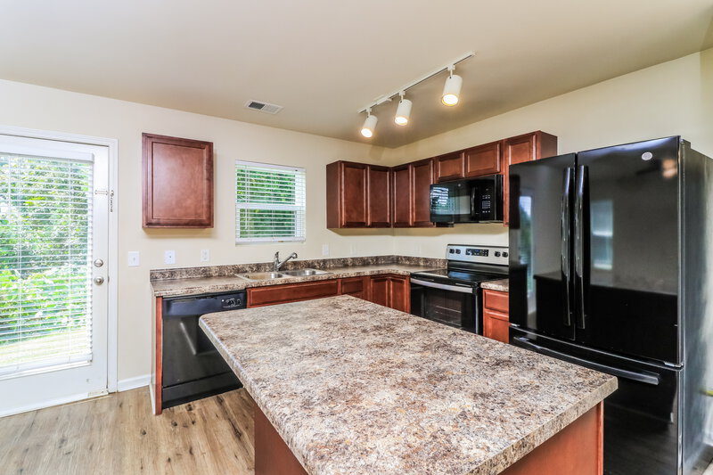 1,625/Mo, 58 Sharp Way Cartersville, GA 30120 Kitchen View 2