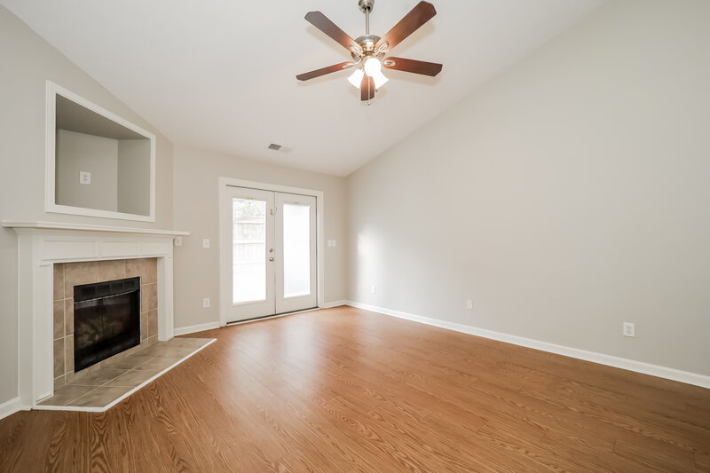 2,150/Mo, 8416 Somerton Circle Douglasville, GA 30134 Living Room View 2