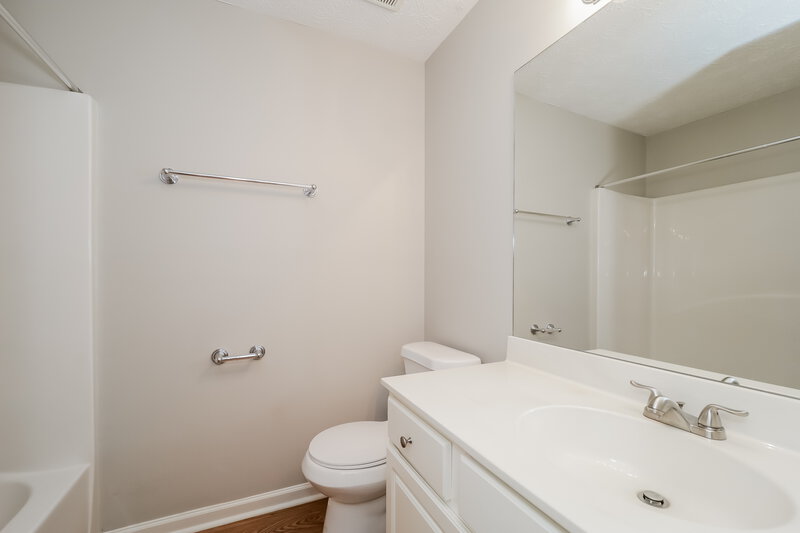2,150/Mo, 8416 Somerton Circle Douglasville, GA 30134 Bathroom View