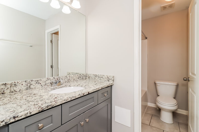2,150/Mo, 412 Fieldcrest Drive Dallas, GA 30132 Bathroom View