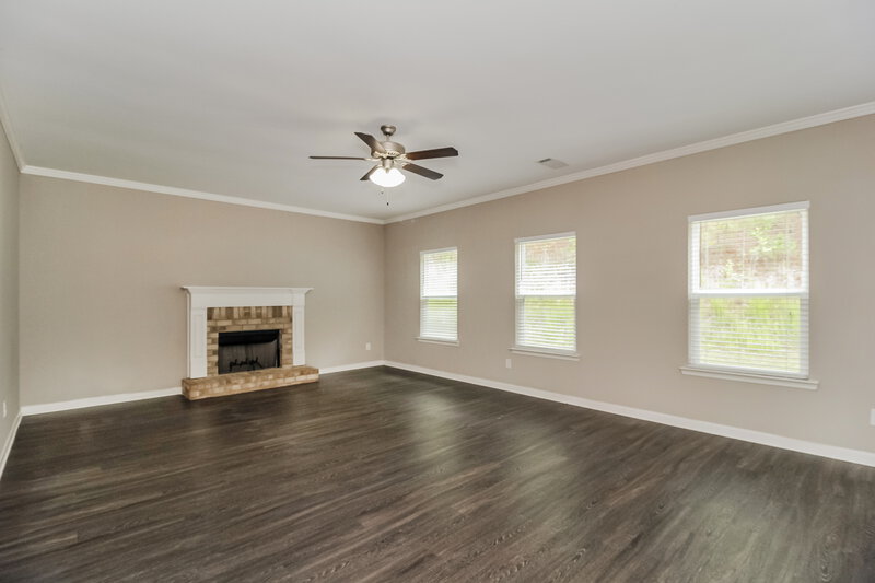 2,140/Mo, 386 Fieldcrest Dr Dallas, GA 30132 Living Room View