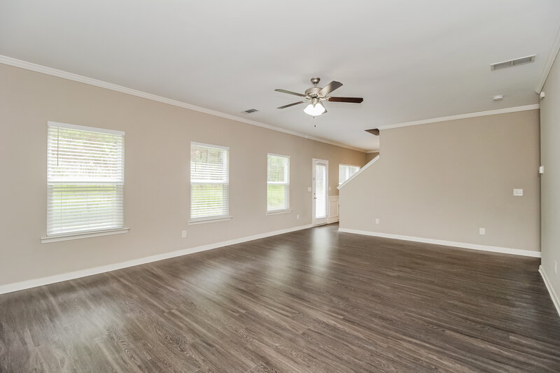2,140/Mo, 386 Fieldcrest Dr Dallas, GA 30132 Living Room View 2