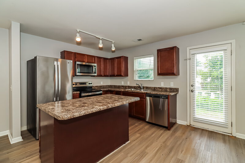 1,660/Mo, 16 Everett Circle Cartersville, GA 30120 Kitchen View 2