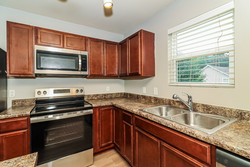 1,660/Mo, 16 Everett Circle Cartersville, GA 30120 Kitchen View 3