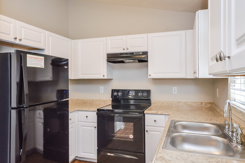 1,875/Mo, 381 Canterbury Ln Lawrenceville, GA 30046 Kitchen View