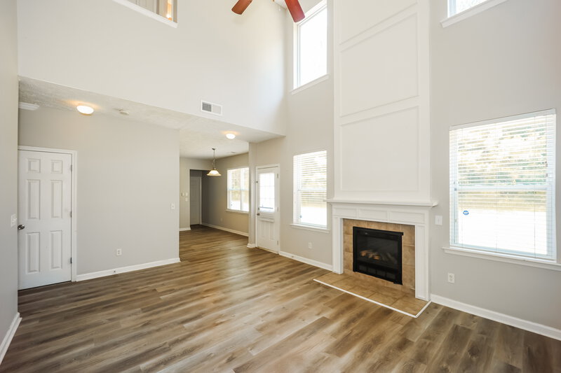 2,115/Mo, 8280 Eastshore Dr Union City, GA 30291 Living Room View