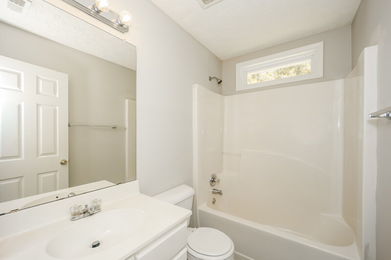2,115/Mo, 8280 Eastshore Dr Union City, GA 30291 Bathroom View